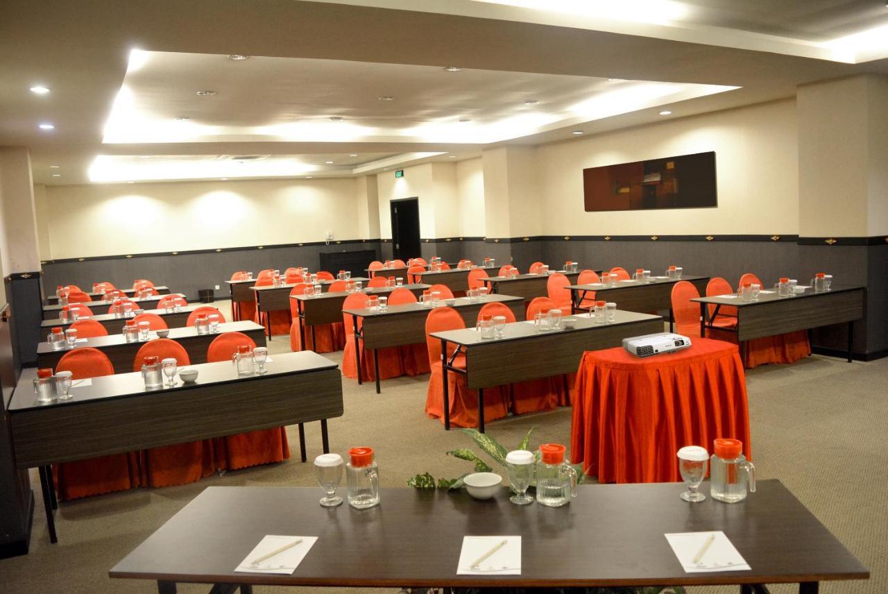 Aston Denpasar Hotel & Convention Extérieur photo